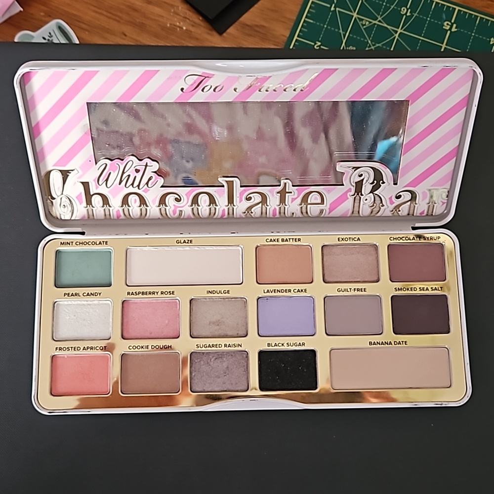 Too Faced shadow pallette